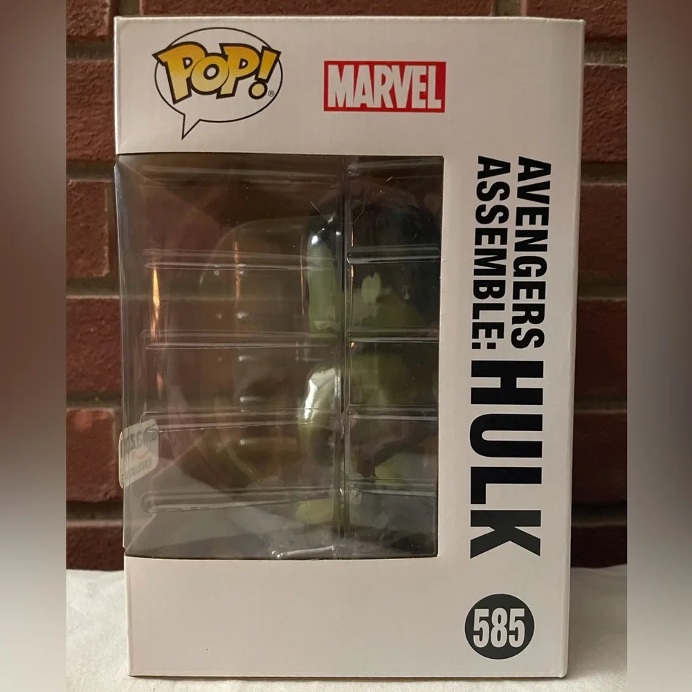 Funko Pop! Deluxe Marvel Avengers Hulk #585